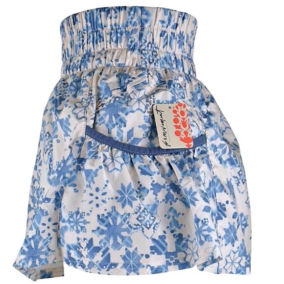 Free People Movement Women's LRG Arctic Snow Get Your Flirt On Shorts NWT - Picture 5 of 9